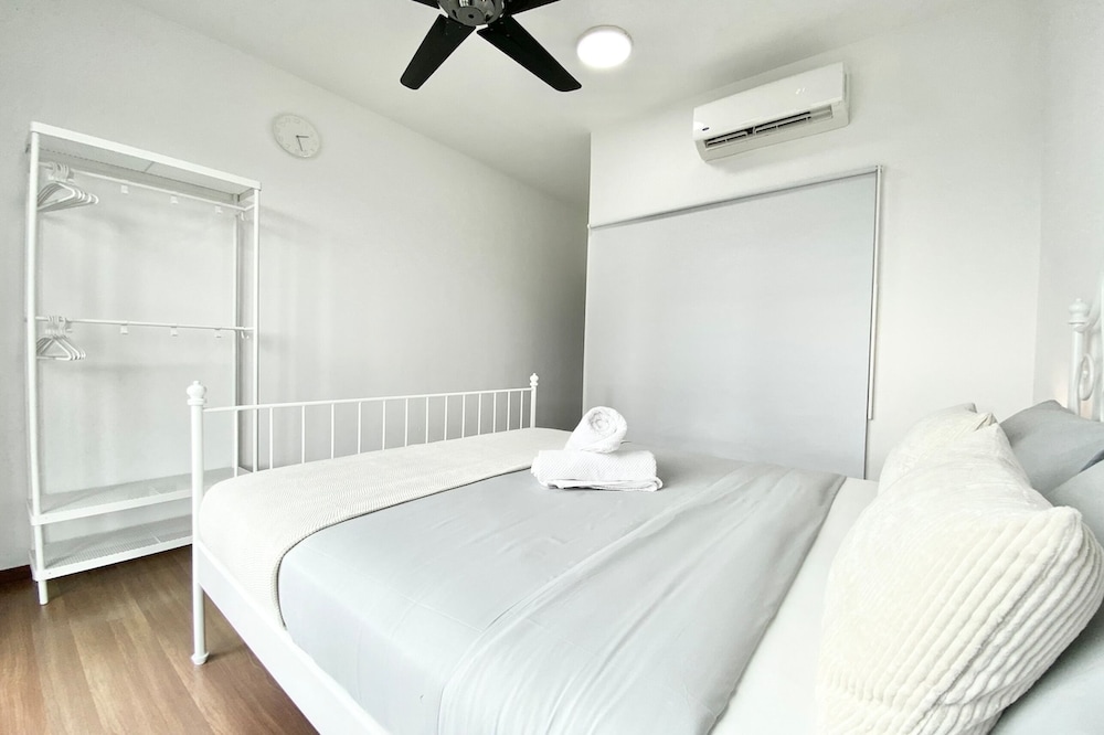 Amerin Residence Mall Apartments