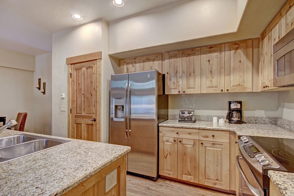 Ski-in 2br W/luxe Decor Steps To Winter Activities 2 Bedroom Townhouse by RedAwning