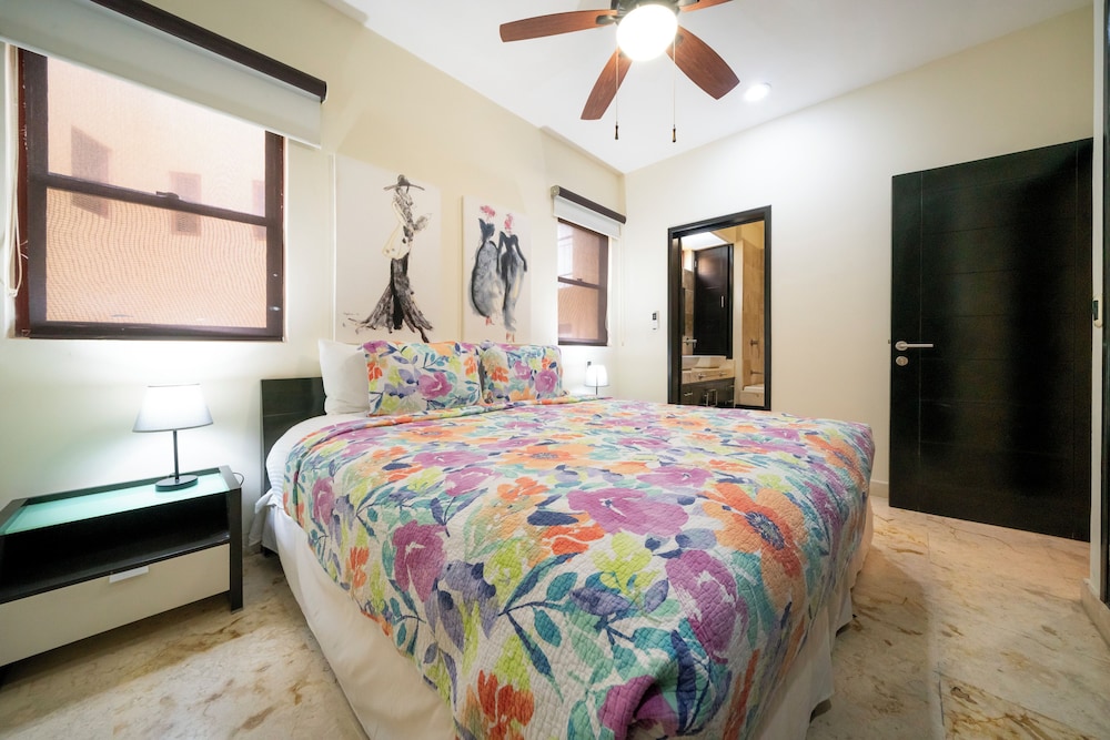 Surf 301 - Luxury Oceanview Beachfront view 4