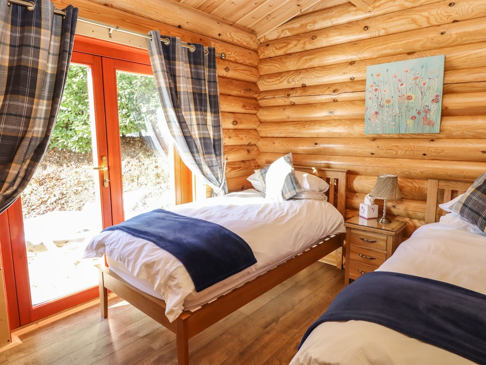 Holly Lodge