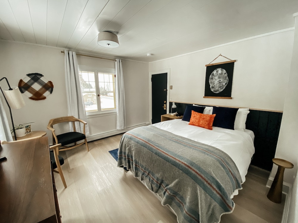 Cascade Lodge