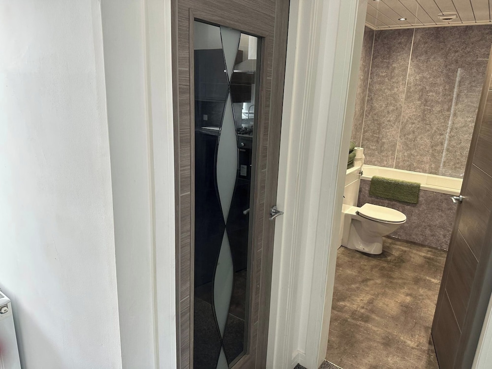 Central 3-bed Seaside Apartment - Sleeps 5