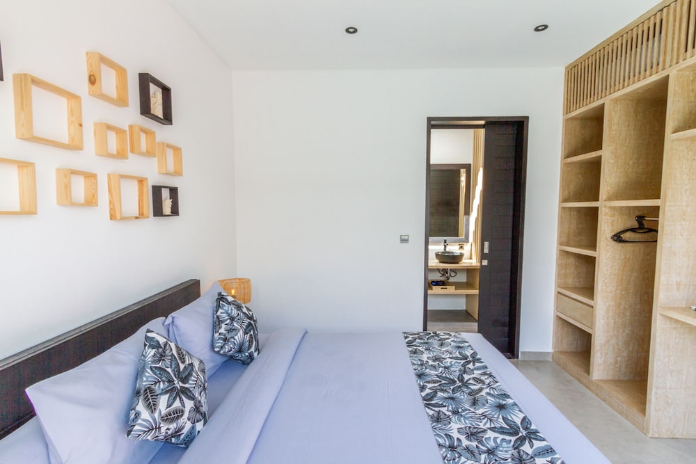 Villa Lys by Alfred in Bali - Charming 3BD Villa w Pool View Near Berawa Beach