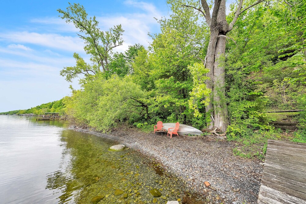 Peaceful Lakefront Getaway On Cayuga Lake 4 Bedroom Cottage
