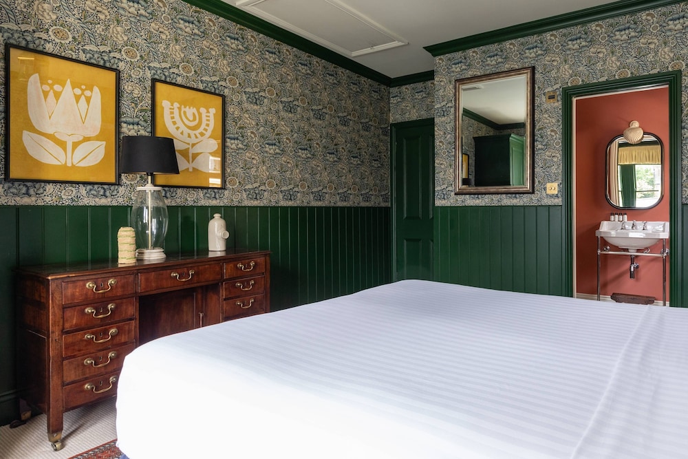Westover Road III by Onefinestay