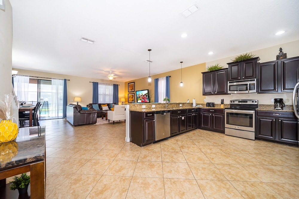 Orlandoasis by Avantstay 8bdr Pool Movie Theater Game Room Resort Access