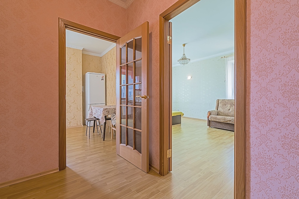 FlatHome24 Fermskoye 32