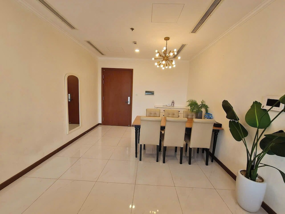 Nice Luxury Apartments Vinhome Central