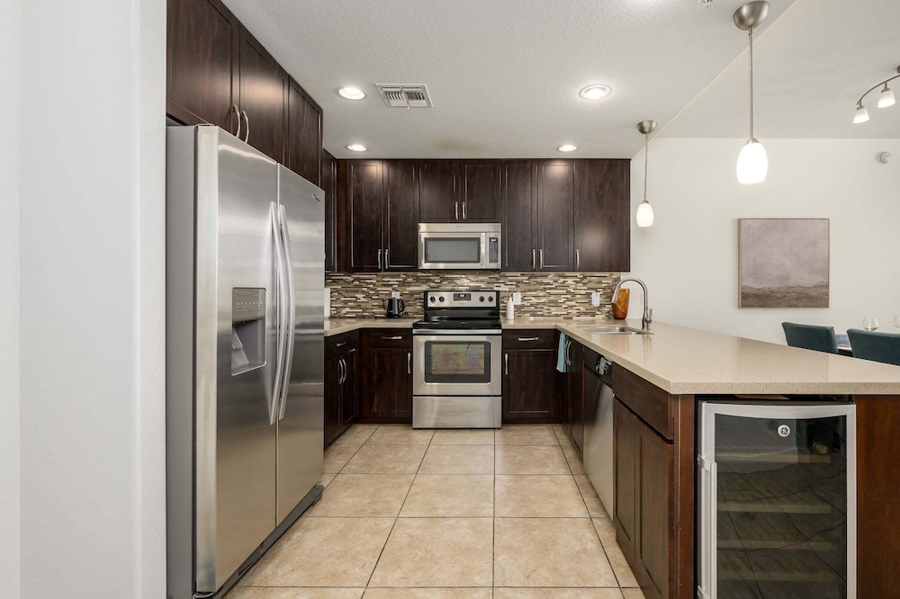 Villa Escape 2 Bedroom Condo