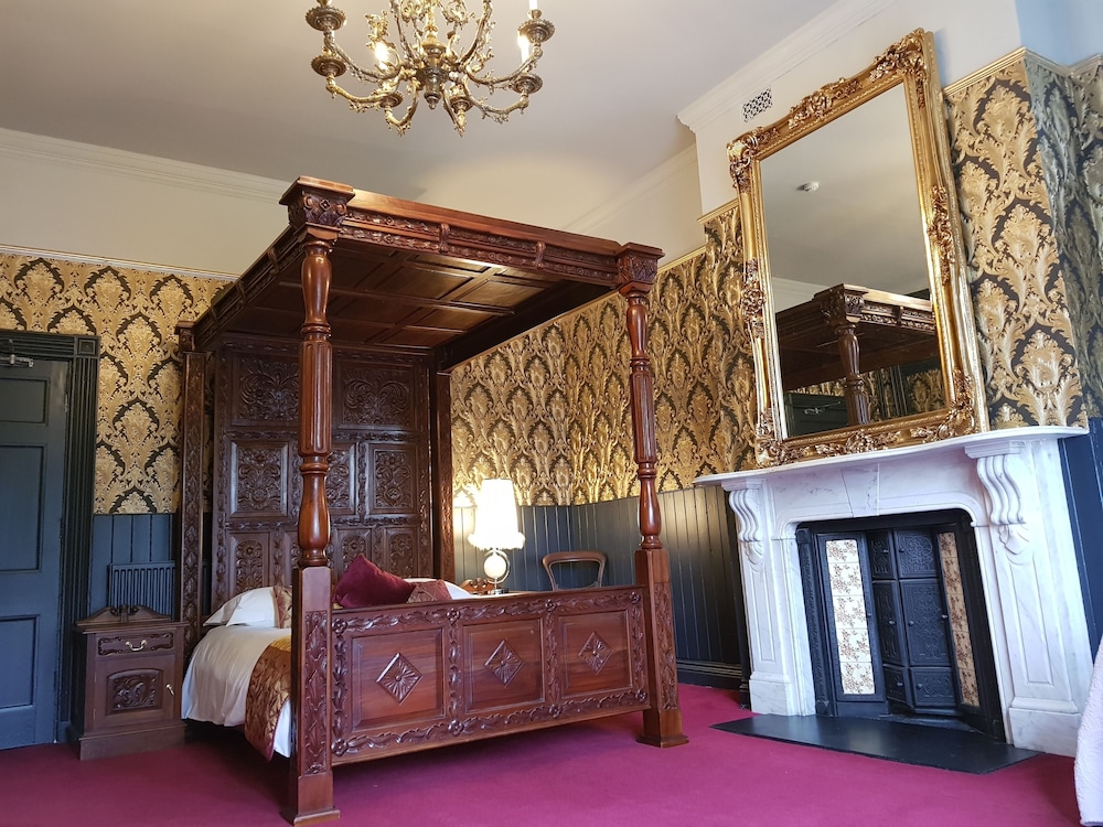 The Gothic Mansion