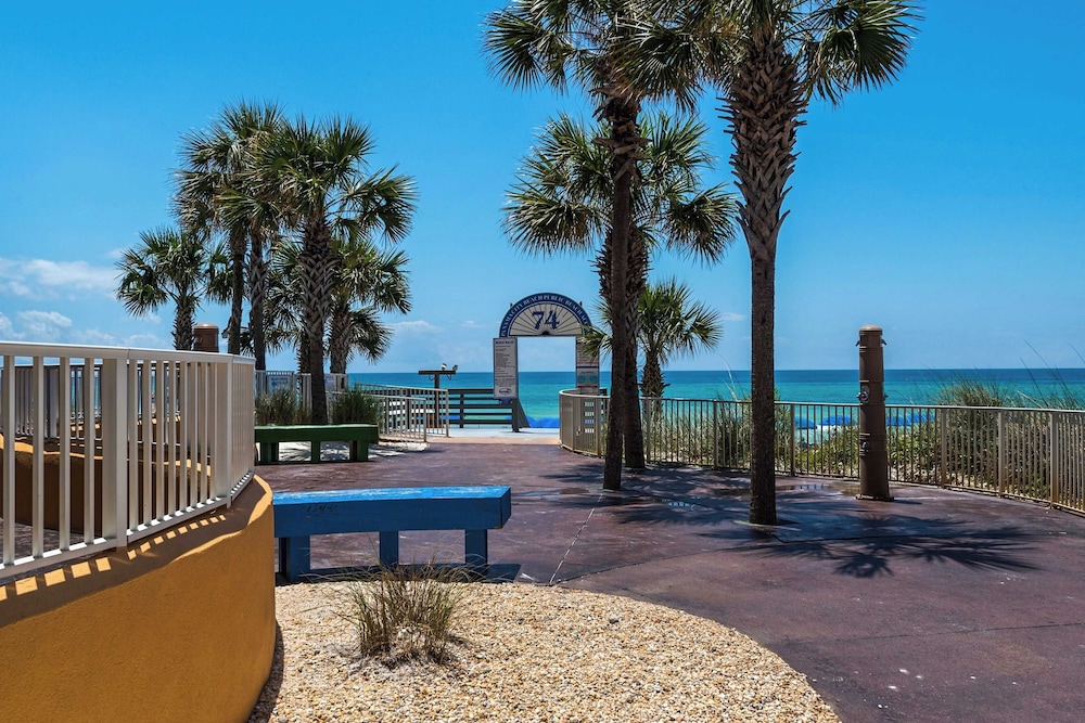 Pool, Patio & Outdoor Dining + Walk to Shore, Pier Park Sanctuary on Sands