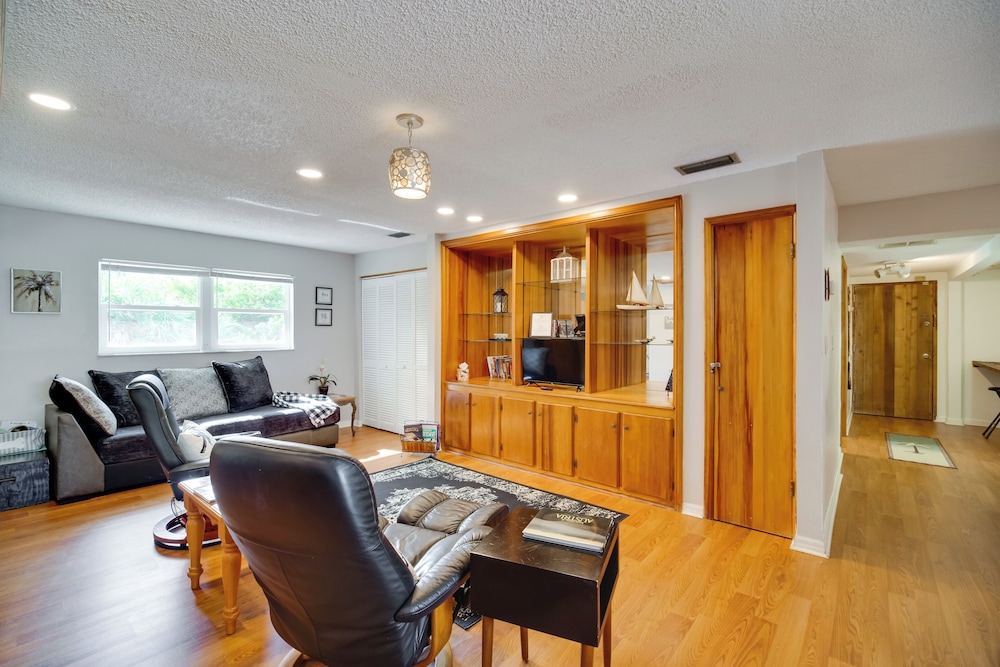Next to Turtle Preserve: Oceanside Florida Retreat