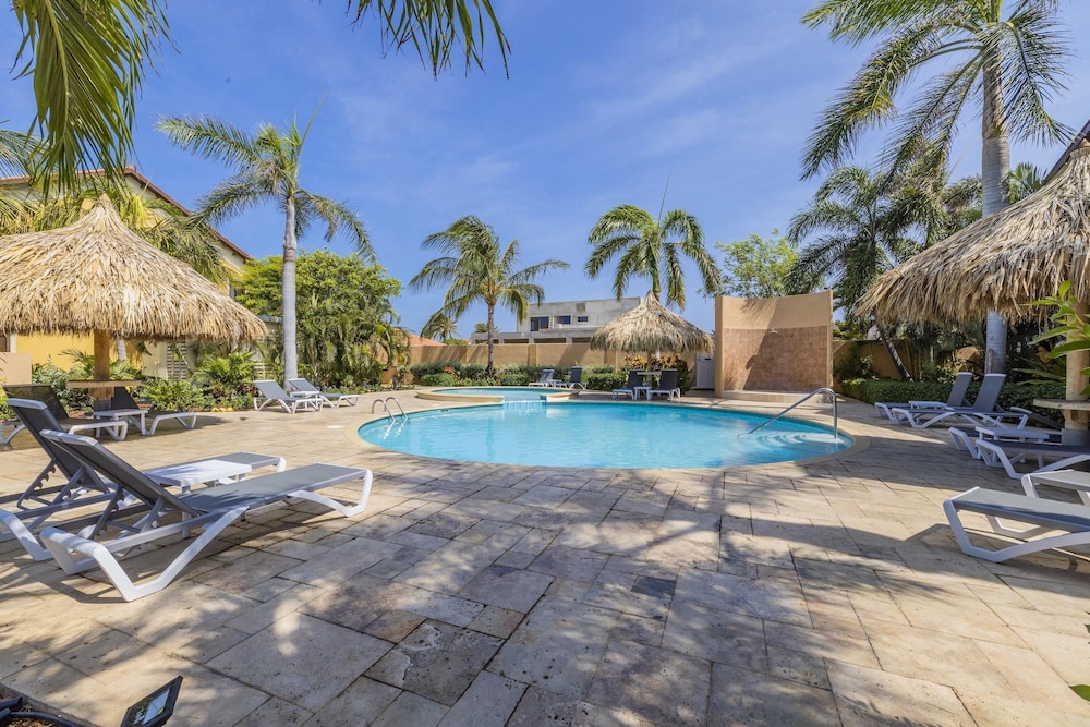 Gold Coast Townhome w Pools GYM 24 7 Security