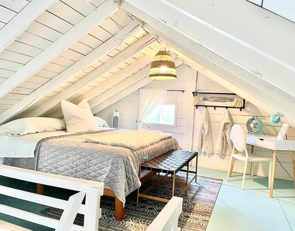 The Little Blue Beach House, A Dream Cottage view 3