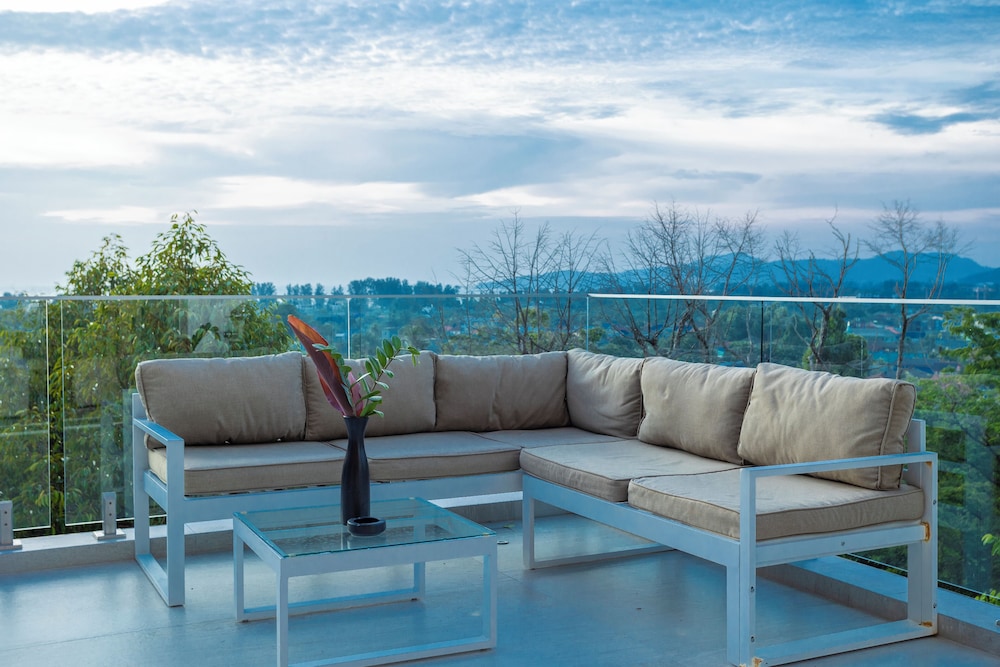 Pool Villa Gym & Ocean Views V111