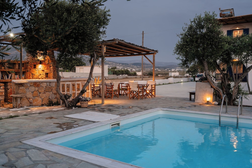 Diamantis studios apartments