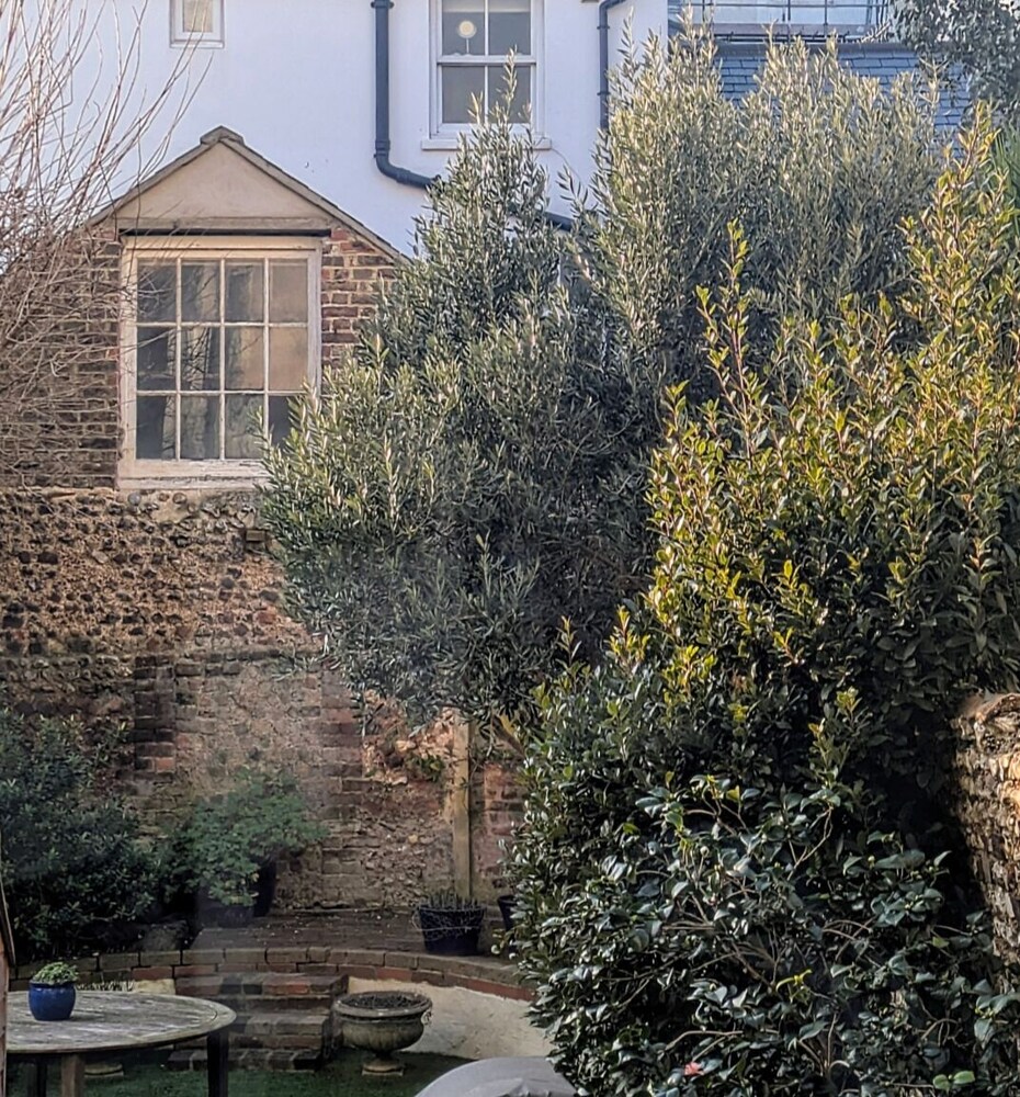 Lansdowne House