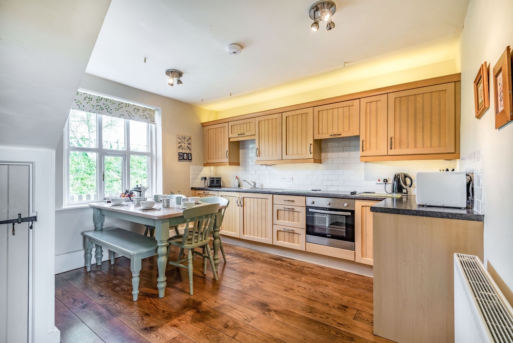 2 Siluria Cottage