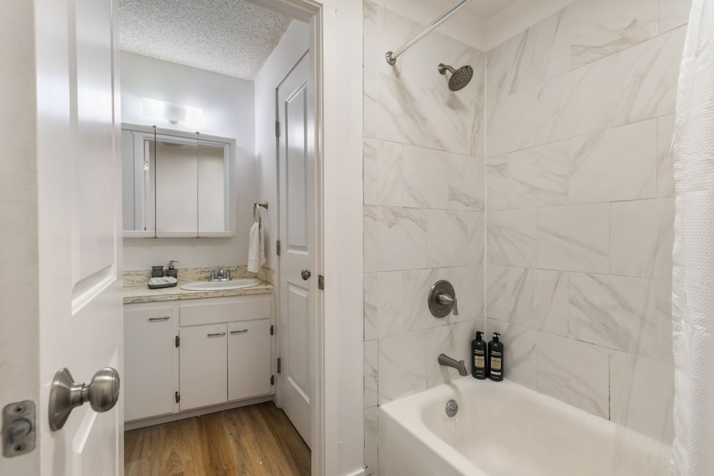 Comfortable Townhouse in Ash Way Lynnwood
