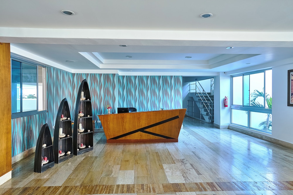 Beachfront Condos Las Olas Sleeps 6