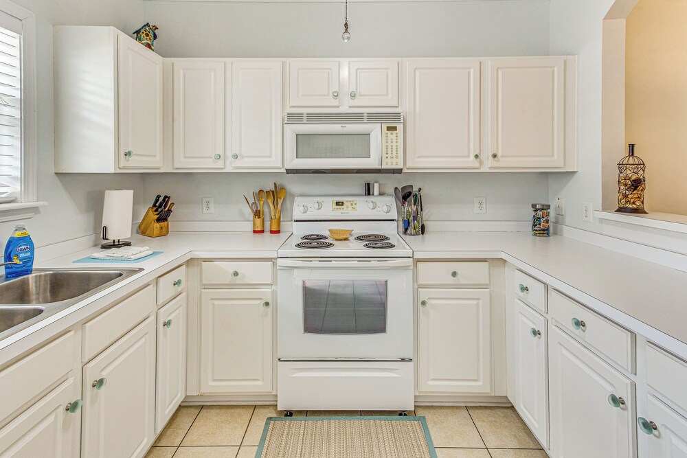 Resort Pool & Golf: Centrally Located NMB Retreat!