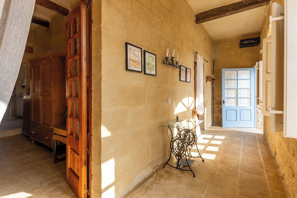 Bebbuxija Pool Farmhouse Gozo