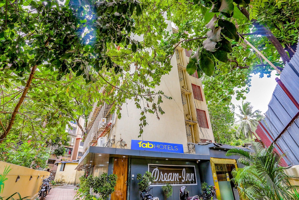 FabHotel Dream Inn I