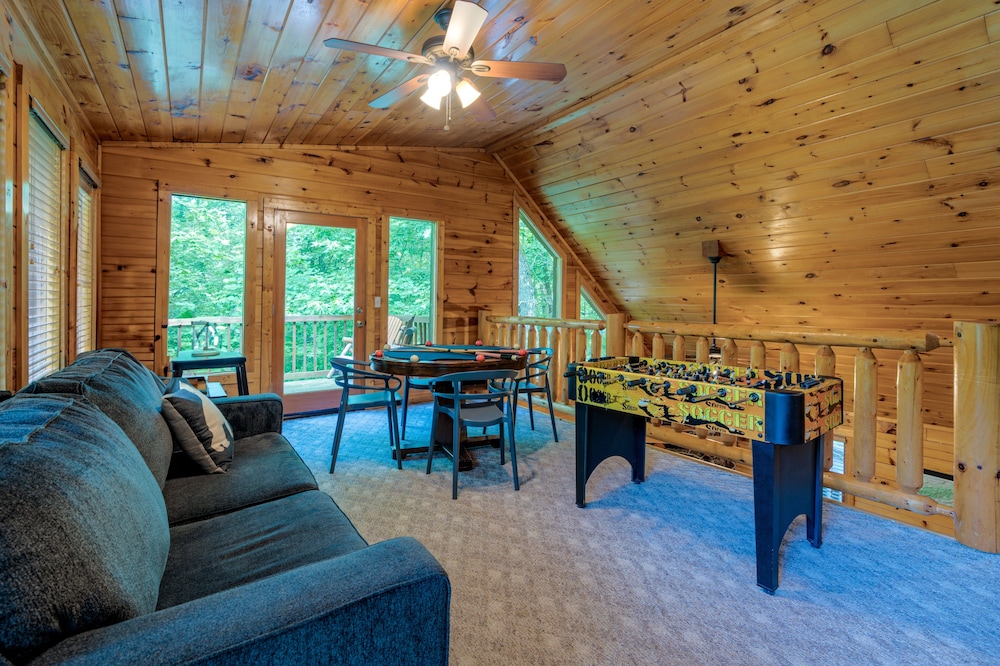Rosey Bear 2 Bedroom Cabin
