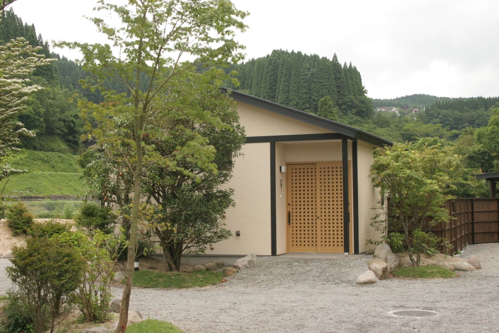 Hatago Sakura