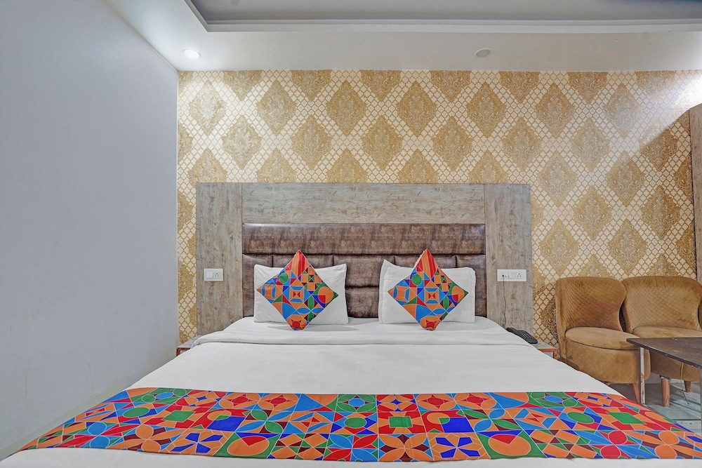 Fabhotel Broadway