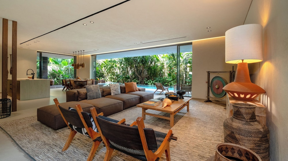 Villa Fiji by Villa Finder