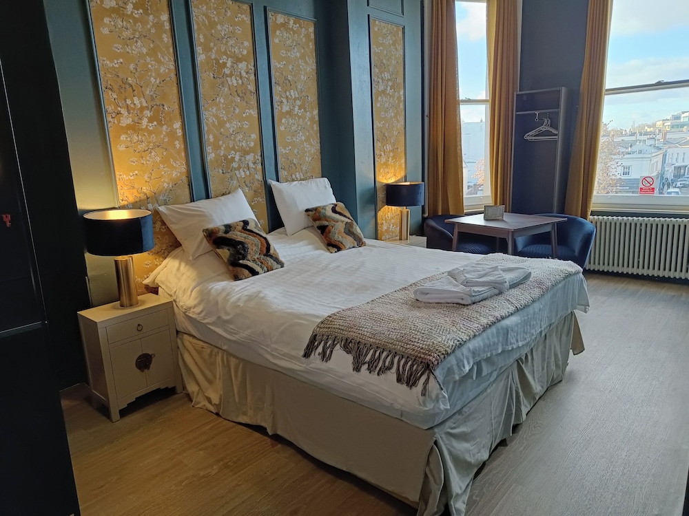 Rooms on The Prom