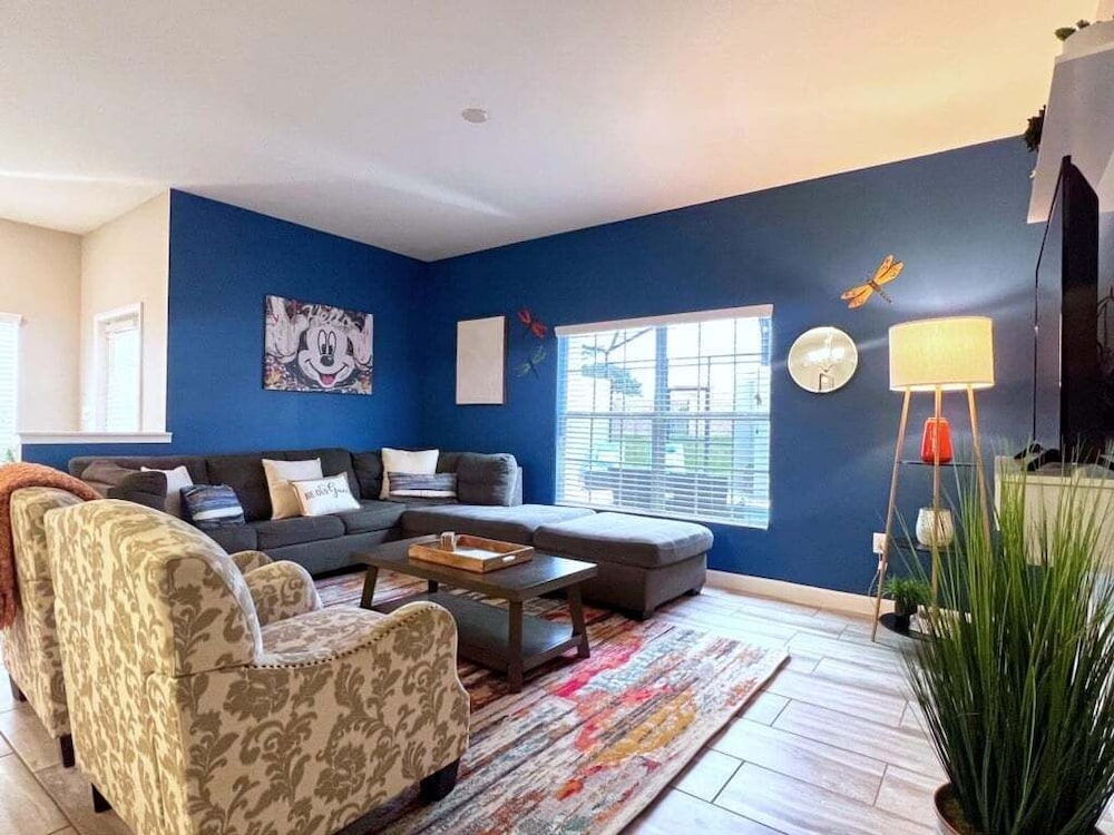 Mickey's Home 5 Bed Town-home With Private Pool! 5 Bedroom Townhouse