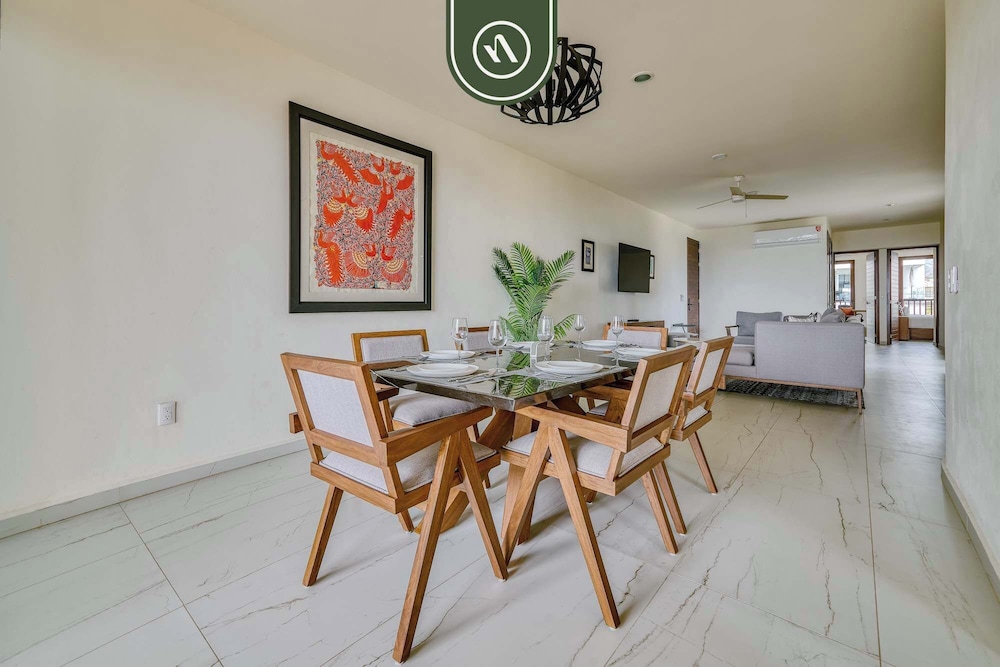 Oceanview 3 BR Condo Near the Beach - Pool