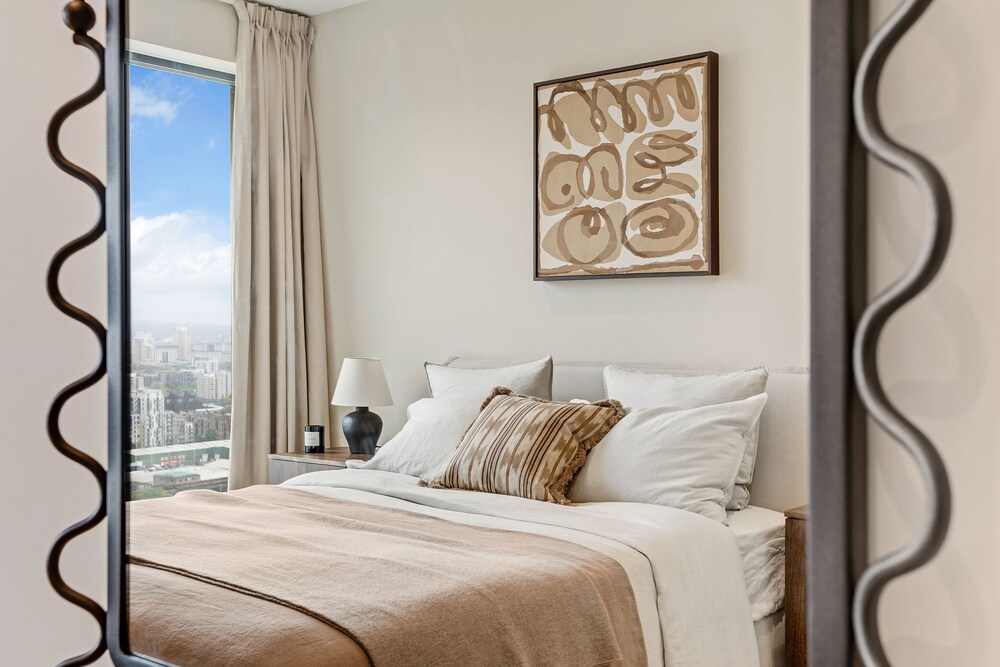 Chic One-bedroom Apartment Near Stratford