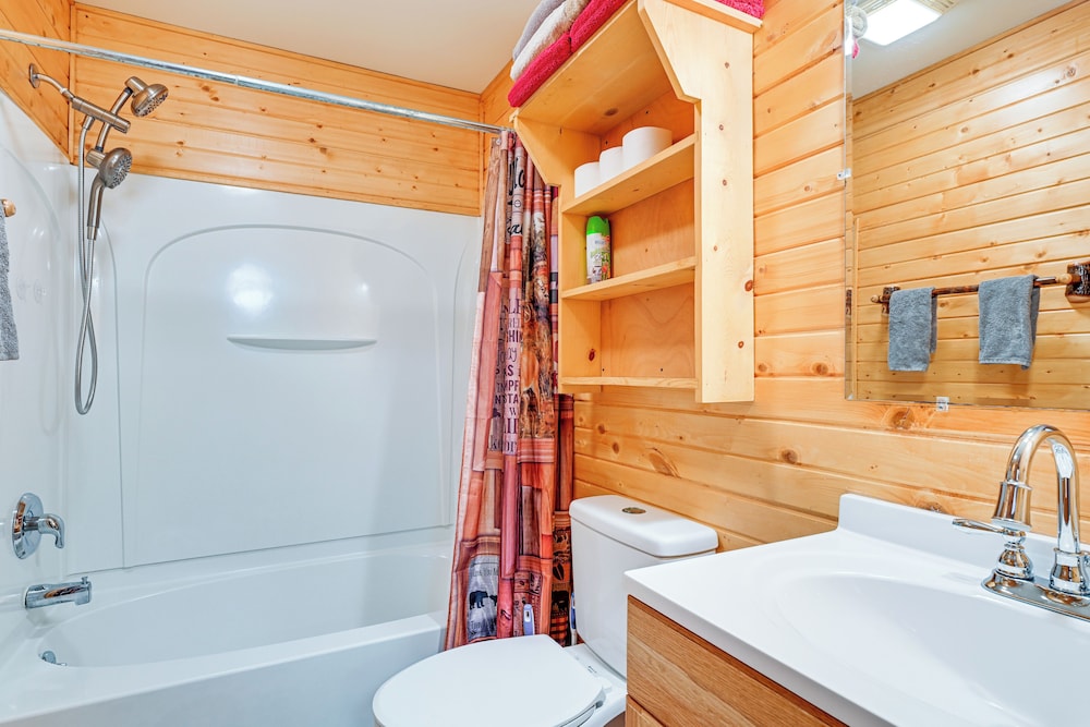 Three Bears Resort Home w/ Perks + Outdoor Spots!