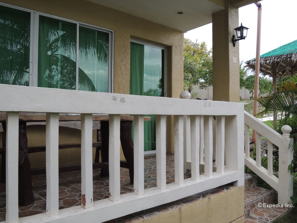 Moalboal Beach Resort