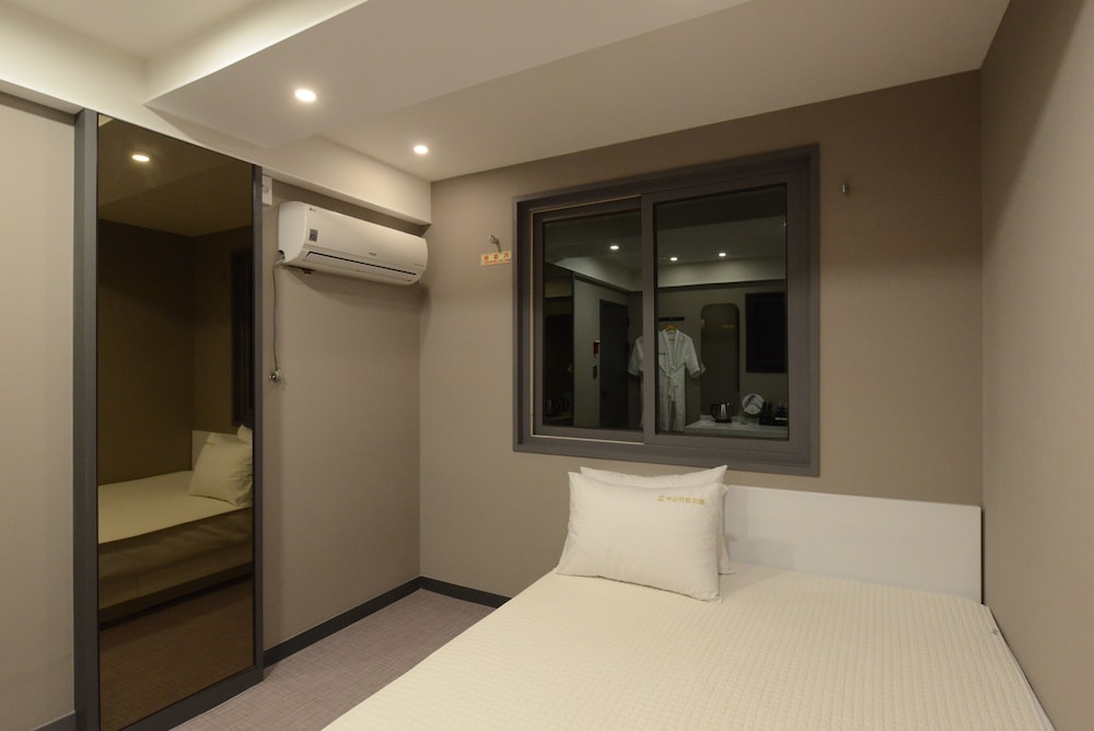 Top Motel