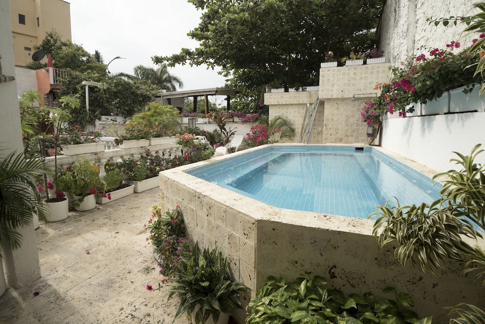 Casa Santo Domingo By Nomad Guru
