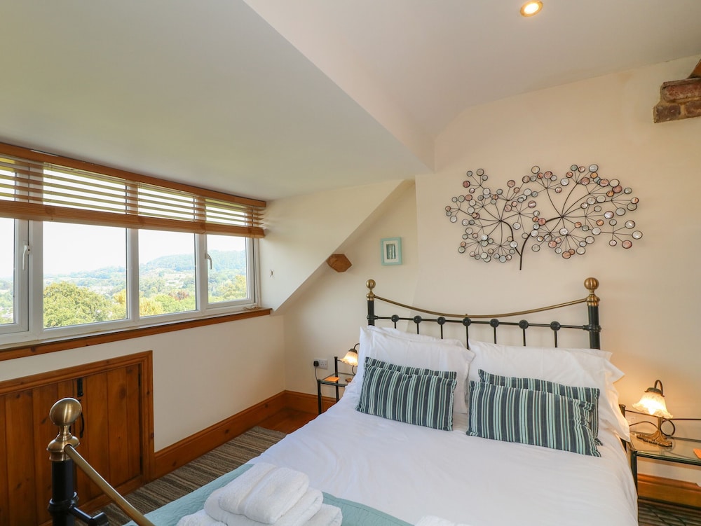 Longstone View