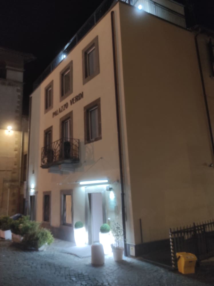 Palazzo Verdi B&B