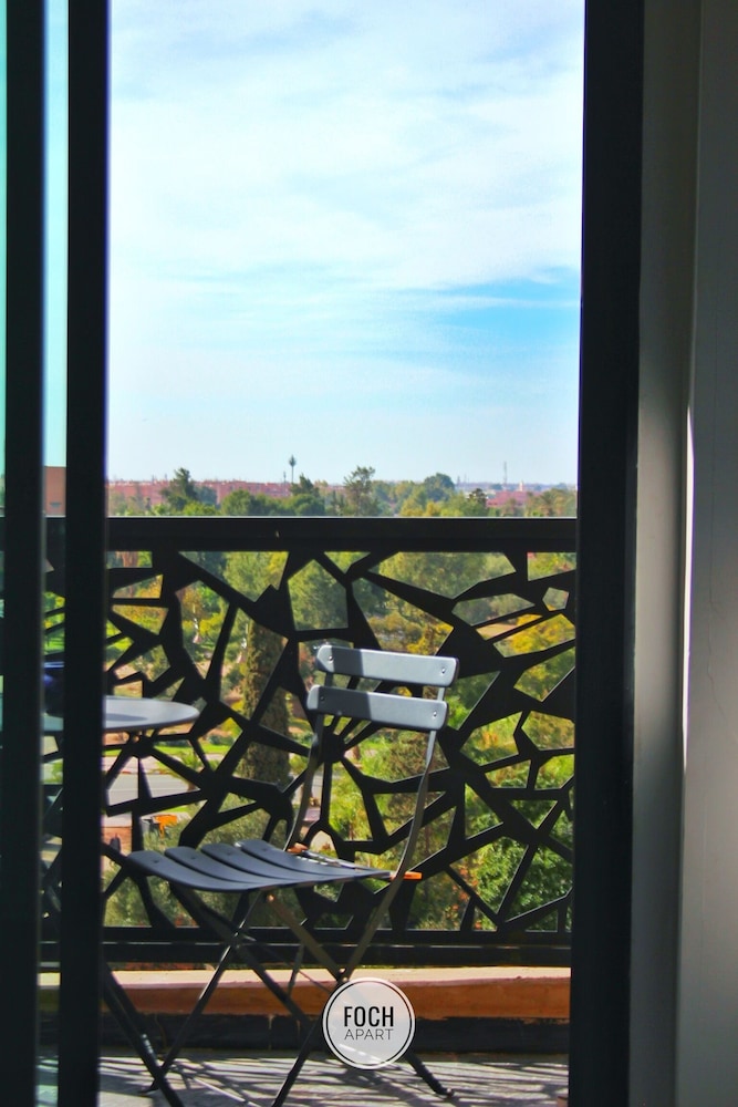 Foch Apartment