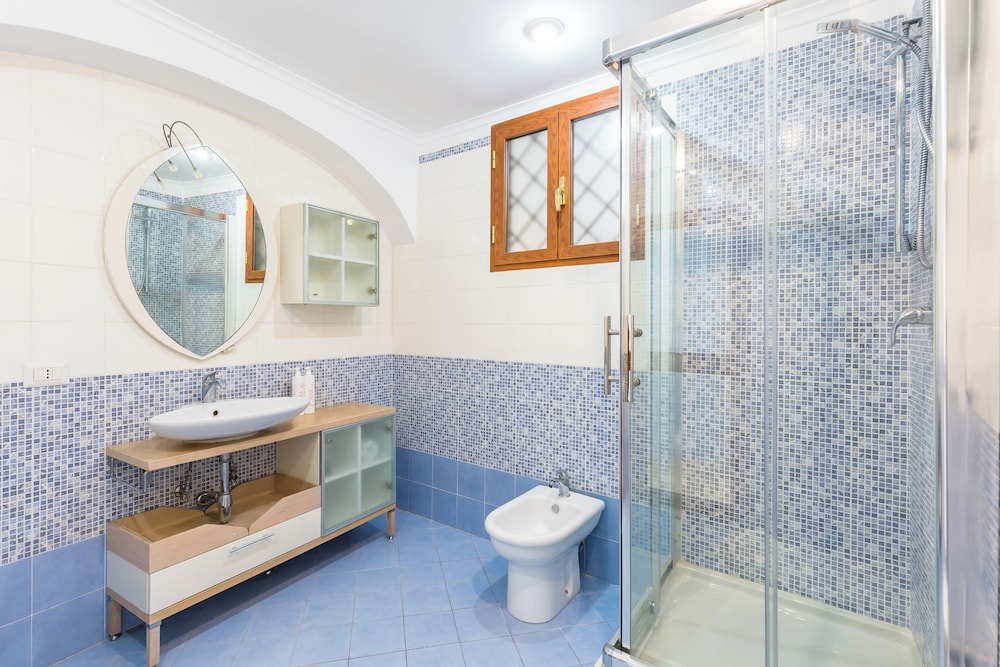 White&Blue Apartment at Sanità by Wonderful Italy