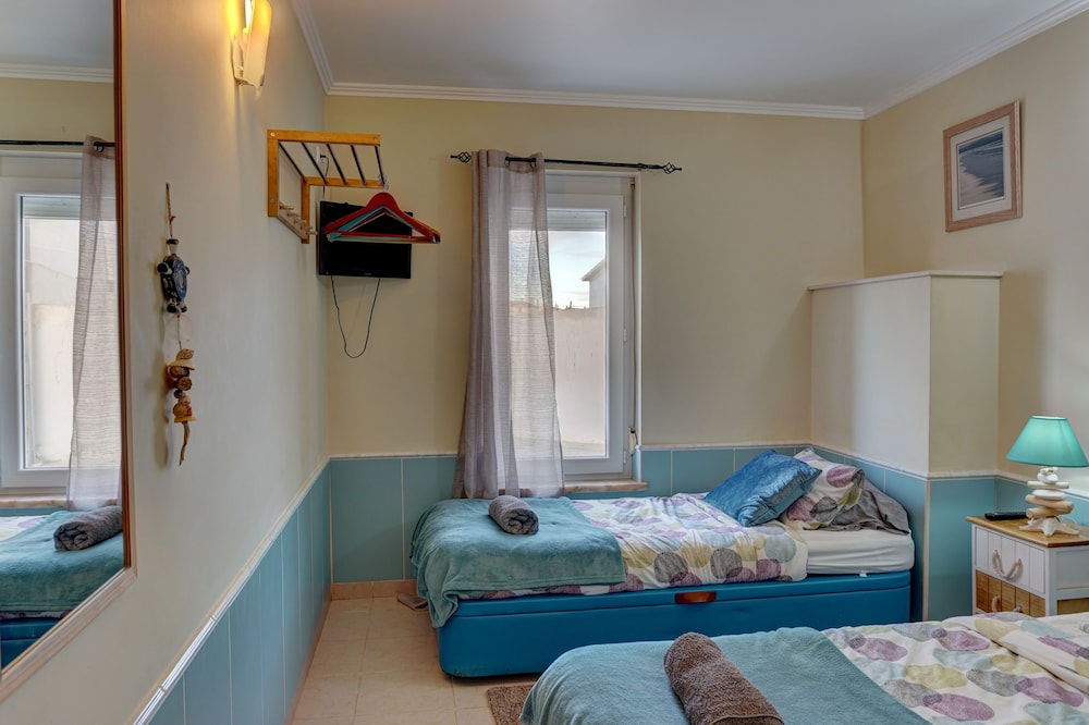 Peniche Surf Lodge - Hostel