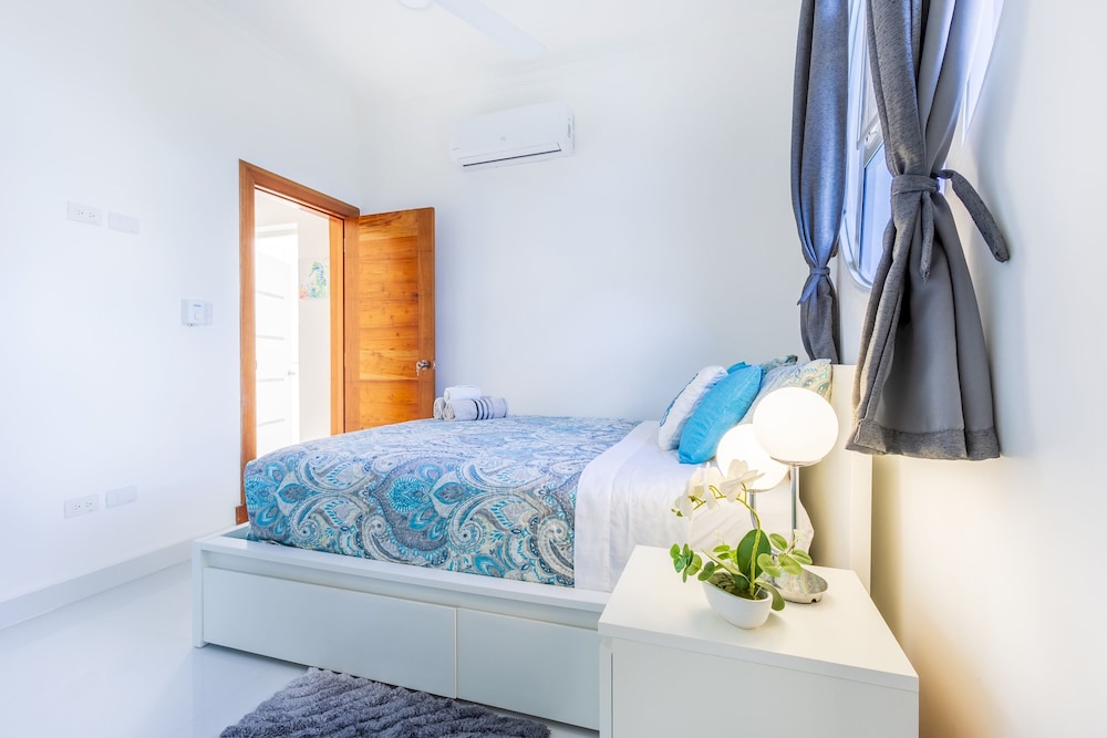 New Stylish 3BR Villa With Private Pool Terrace