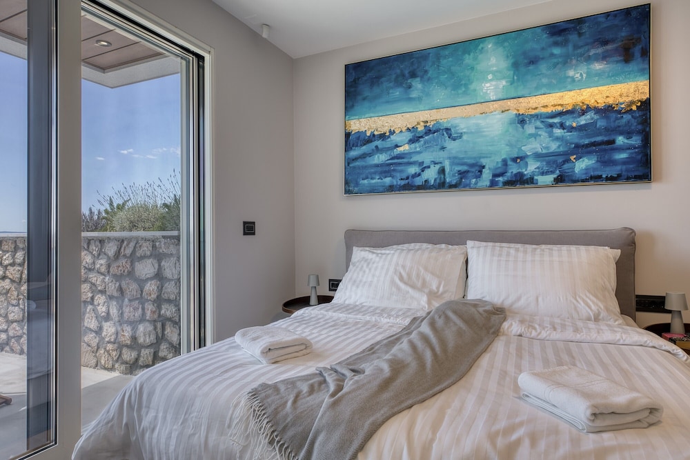 Luxury Seaview Villa Rosciola