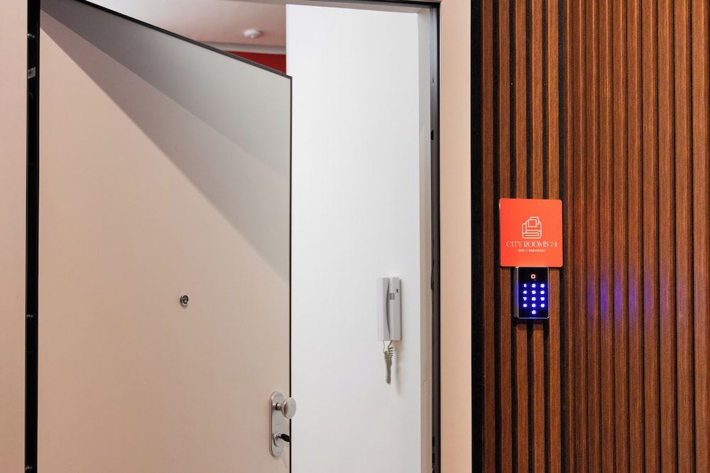 City Rooms 74