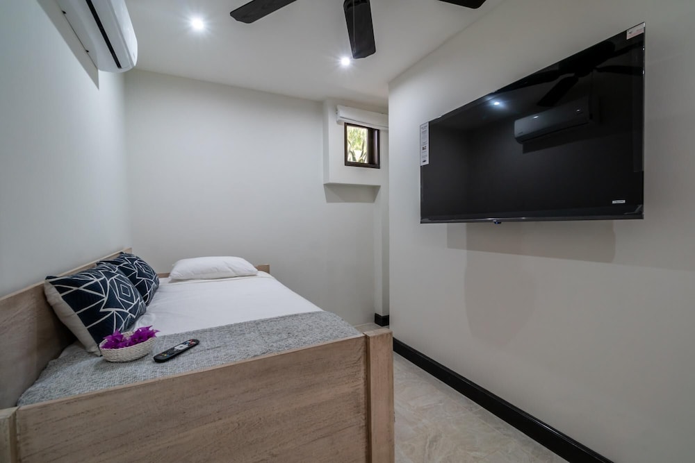 Las Catalinas - 2 BR Condo Just Steps to the Beach - Casa el Chante