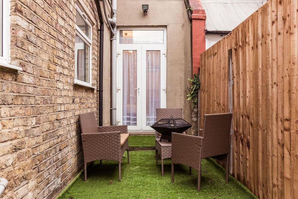 outdoor bbq area
