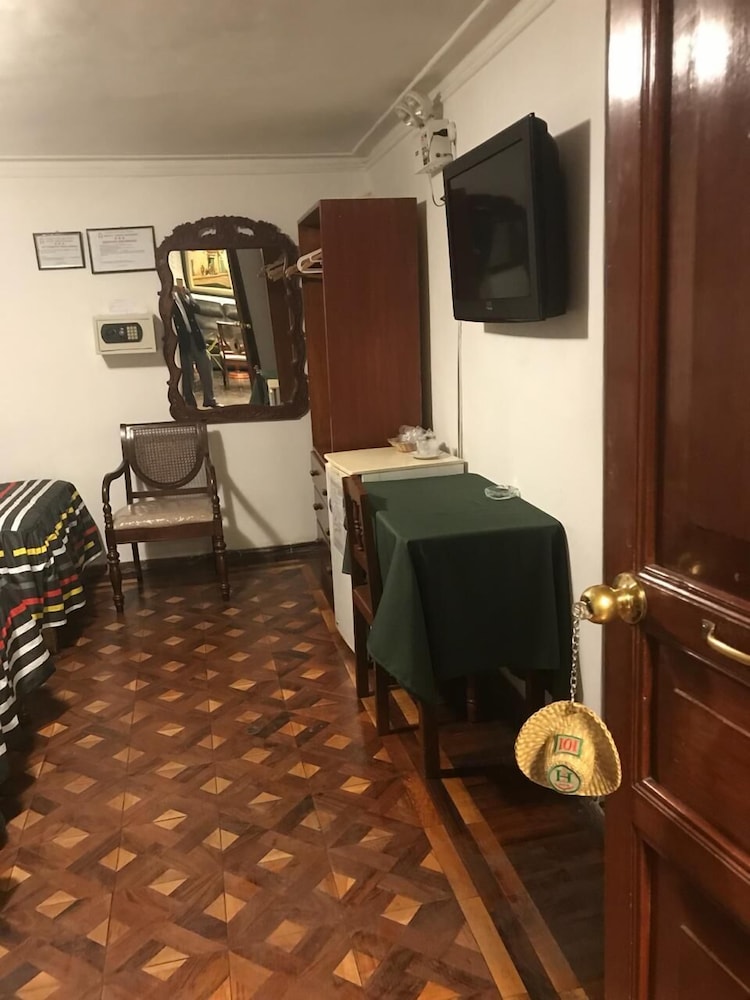 Hostal Santa Apolonia